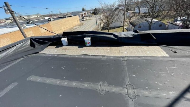 Tips For Choosing the Right Commercial Roofing System